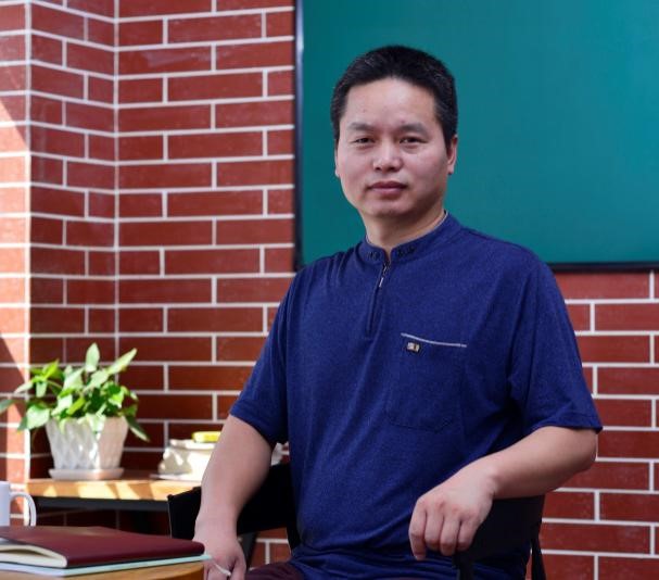 周振明.jpg